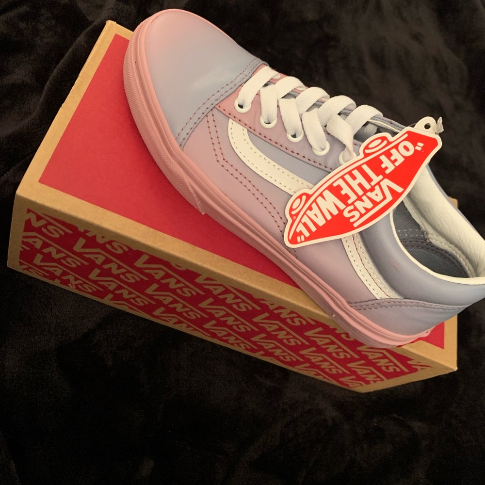 Vans - Picture 2 of 6